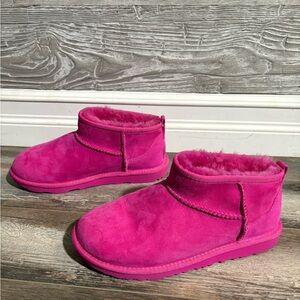 UGG Kids Classic Ultra Mini Boot Size 6